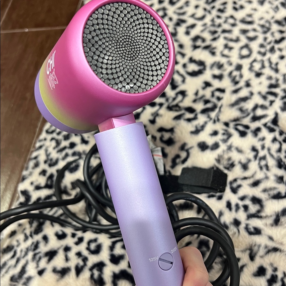 CHI Vibes Pink and Purple Hair Dryer so smooth compact - Picture 7 of 8